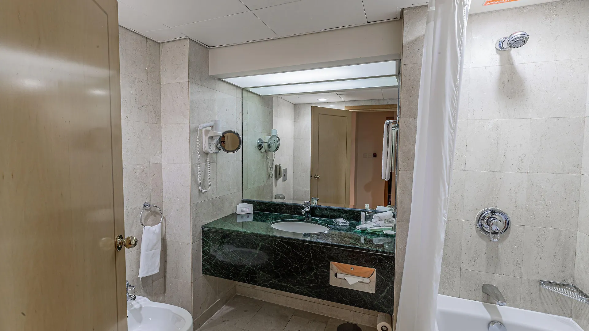 Hotel Millennium Downtown Abu Dhabi