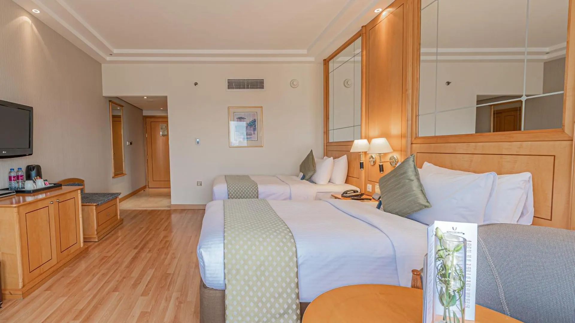 Millennium Downtown Hotel Abu Dhabi 4*,